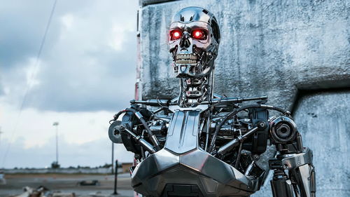 巨資打造的科幻末世大片,州長(zhǎng)施瓦辛格回歸,情懷滿滿